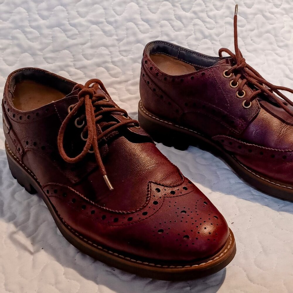 Clarks Brown Wingtip Shoes